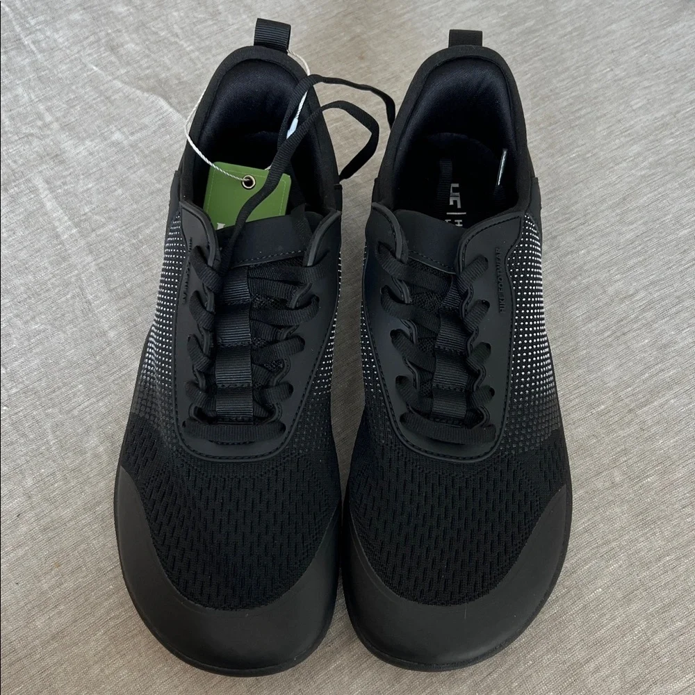 Hike footwear stride sneakers barefoot black